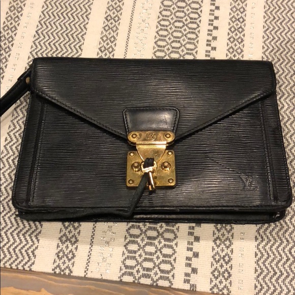 louis vuitton dragonne clutch